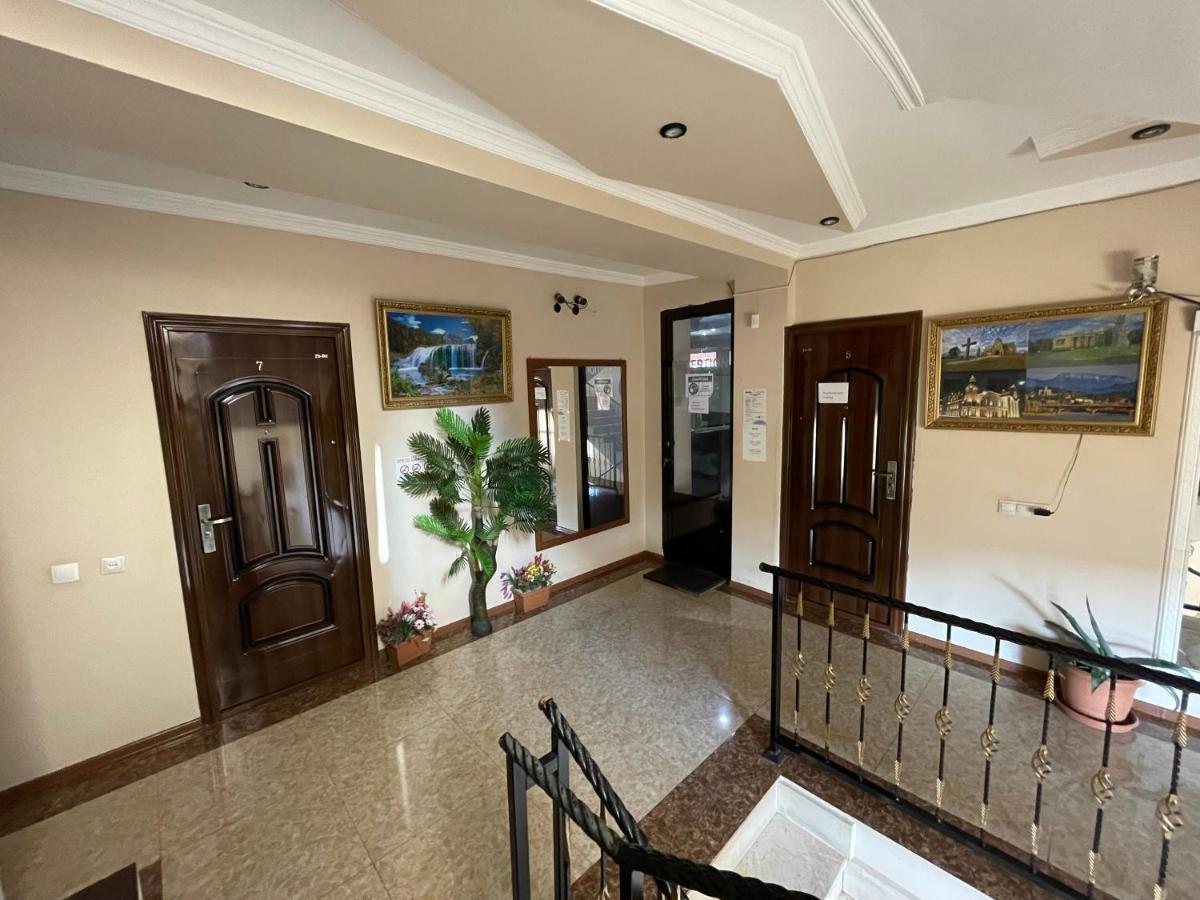 Imperator 1 Hotel Kutaisi Dış mekan fotoğraf