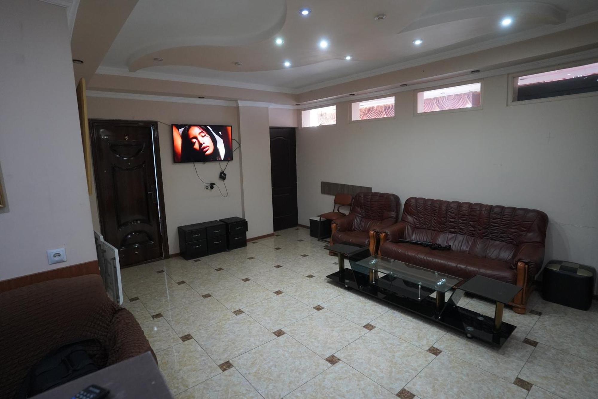Imperator 1 Hotel Kutaisi Dış mekan fotoğraf